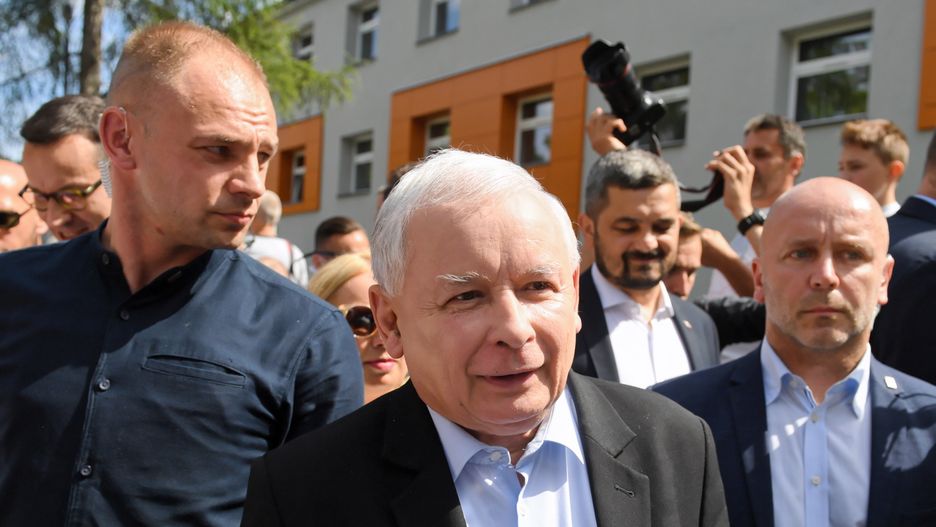 PiS wciąż na przedzie. Koalicja daleko w tyle - tak wynika z nowego sondażu