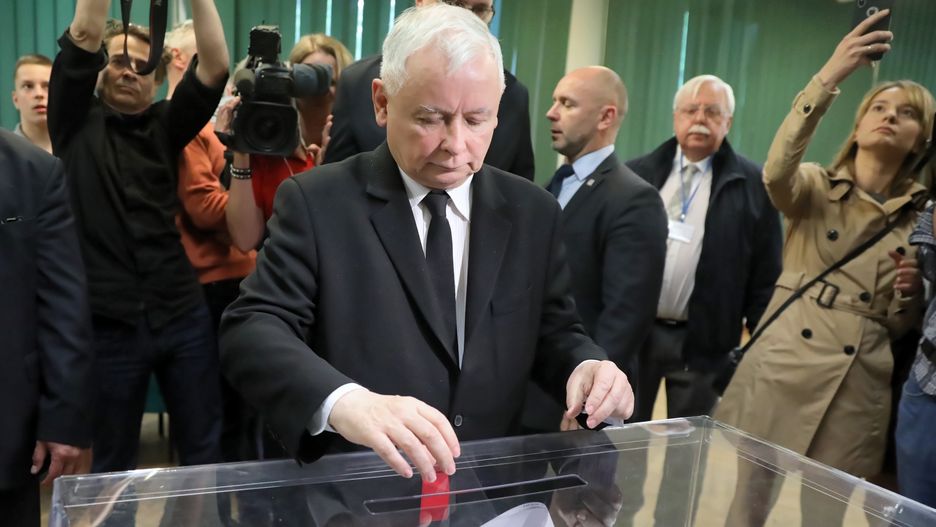 Jarosław Kaczyński głosuje w wyborach