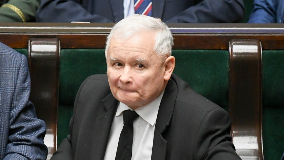 "PiS drży w posadach" - pisze dziennik