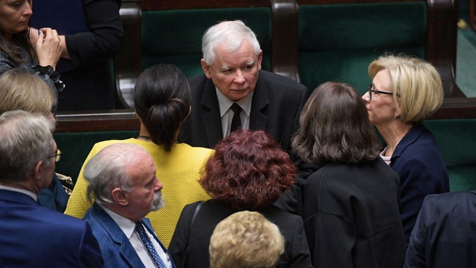 PiS-owi udało się słuszną ideę dnia wolnego 12 listopada zmienić w wizerunkowy dramat.