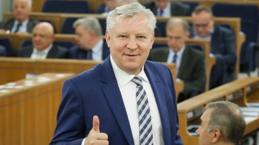 Zawieszony senator Jan Dobrzyński
