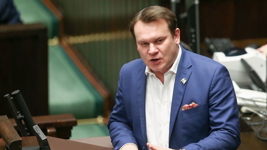 Dominik Tarczyński zarzuca UE, że milczy ws. protestów we Francji