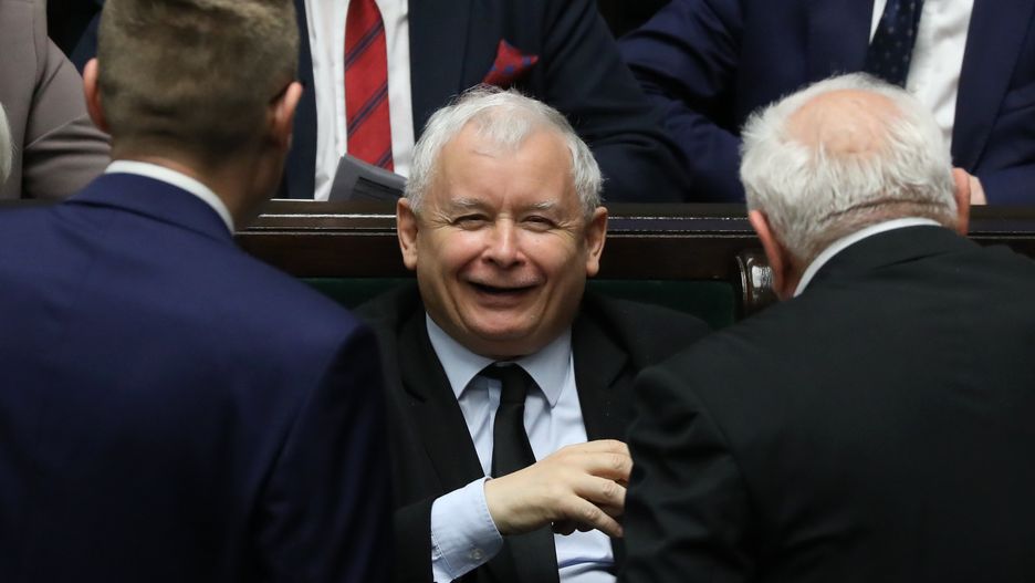 W ocenie "TAZ", postępowanie KE nie zrobiło wrażenia na Jarosławie Kaczyńskim