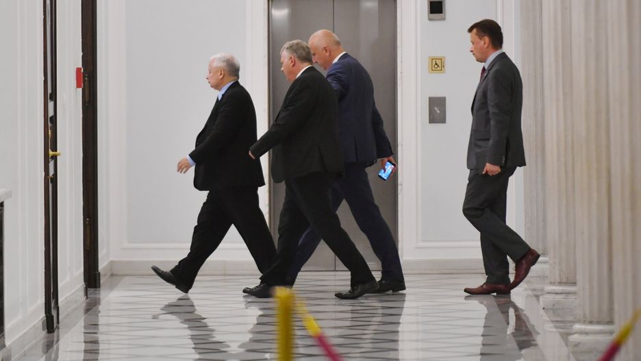 Jarosław Kaczyński (pierwszy z lewej)