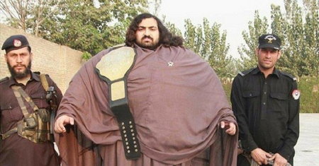 "Pakistański Hulk" szuka żony. Ma ostre wymagania