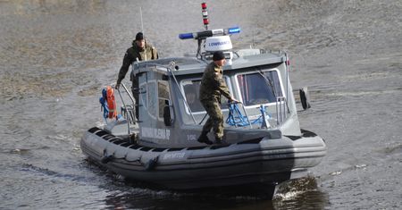 Głogów (Dolnośląskie). Przerażające odkrycie w Odrze. Ewakuacja
