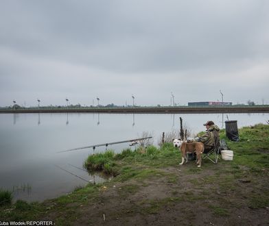 Wronów. Napił się "wody" w trakcie łowienia ryb. Walczy o życie w szpitalu