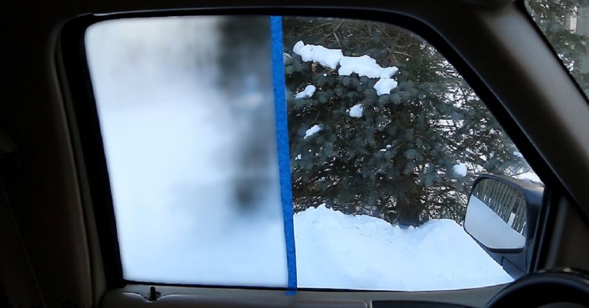 Sprawdziliśmy triki na parujące szyby. Jeden z jest wybawieniem każdego kierowcy