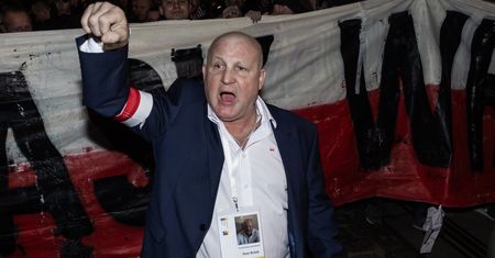 Spalił kukłę Żyda. Zapowiada razem z narodowcami manifestację w Oświęcimiu