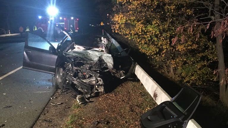 Na miejscu zginął kierowca auta osobowego