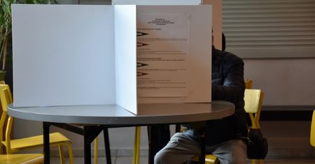 Wybory w cieniu koronawirusa. Część gmin przeprowadza elekcję podczas pandemii