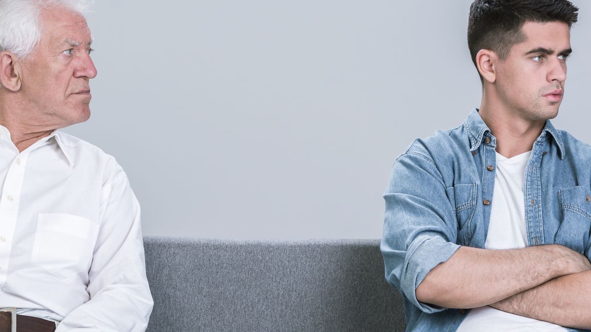 Ojciec wydziedziczył syna za poglądy polityczne.