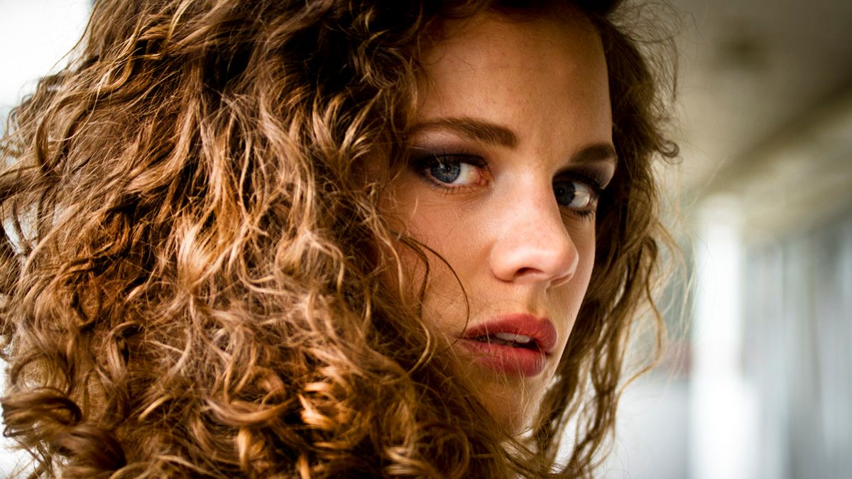 Trwała ondulacja - zabieg gwarantujący zmysłowe loki na długi czas