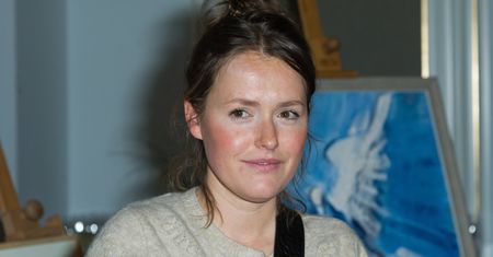 Olga Frycz w białych rajstopach. Tak poprawia sobie urodę po porodzie