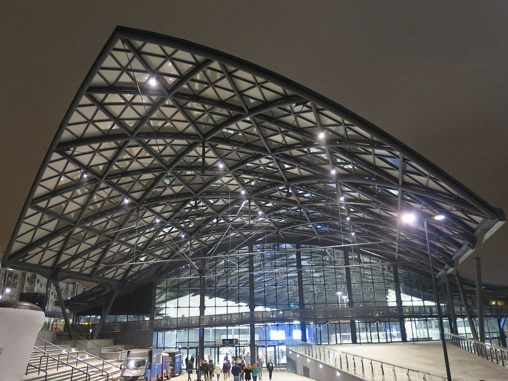 Rozpoznaj polskie miasta po dworcach kolejowych. Będziesz mistrzem, jeśli rozwiążesz 12 zagadek