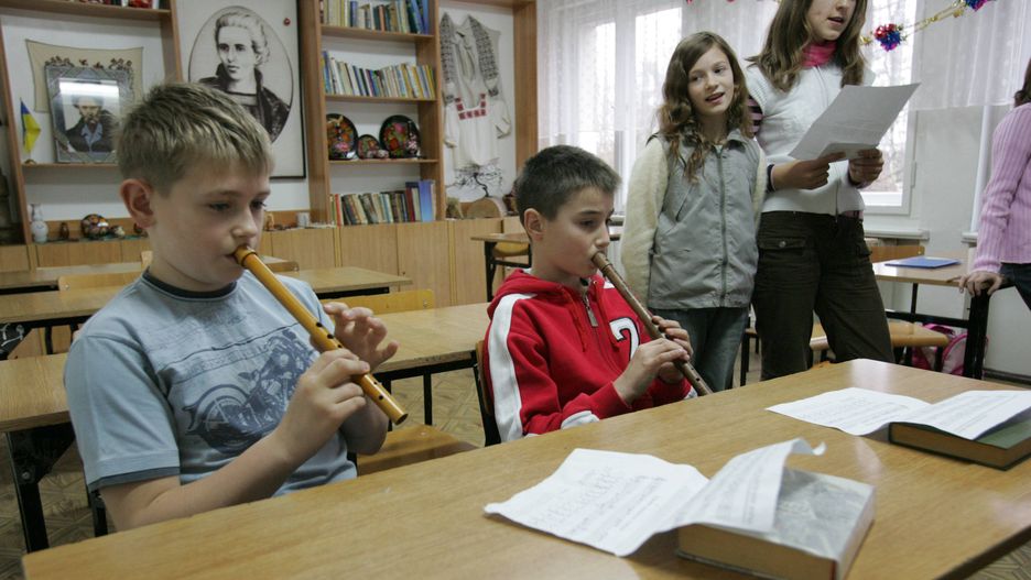 Muzycy, którzy ukończyli Akademie Muzyczne mogą stracić prawo do nauczania. Departament Szkolnictwa Artystycznego i Edukacji Kulturalnej tłumaczy to brakiem wykształcenia technicznego.