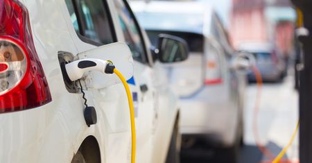 Projekt ustawy o elektromobilności to administracyjny bubel. Jego twórcy nie wiedzą nad czym pracują