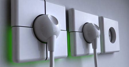 Bezpieczny kontakt z designem. Gniazdko elektryczne w kilku odsłonach