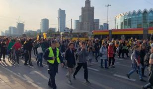 Warszawa. Wielki Marsz Klimatyczny przed Sejmem. Jesteśmy na miejscu