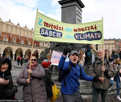 "Polskie Babcie" wychodzą na ulice. W czwartki protestują przeciw nienawiści