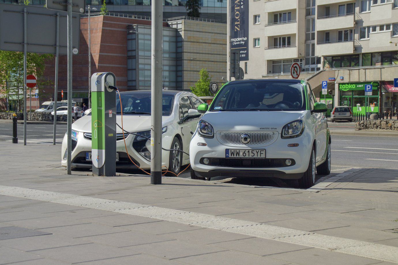 Ładowarka dla samochodów elektrycznych 