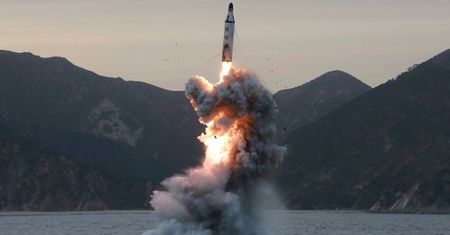 Kolejny pocisk balistyczny przeleciał nad Japonią. To znowu Korea Północna - eksperci obawiają się najgorszego