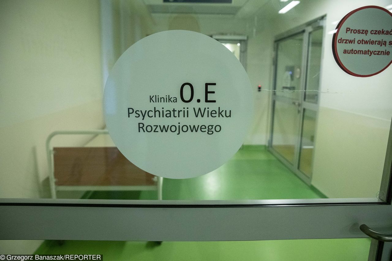 Dzieci na oddziałach psychiatrycznych dla dorosłych? Awaryjne rozwiązanie NFZ