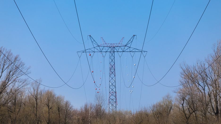 Soła podmyła słup wysokiego napięcia w miejscowości Grojec pod Oświęcimiem