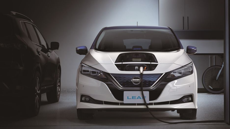 Nissan nie czeka na odpowiednie rozporządzenia i sam "znosi" akcyzę na swoje elektryczne auto