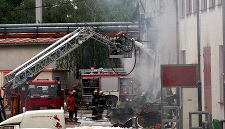 Pożar fabryki słodyczy w Poznaniu ugaszony