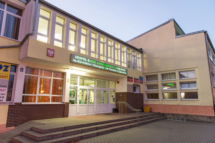 Ewakuacja szkoły w Zgorzelcu. 25 osób w szpitalu