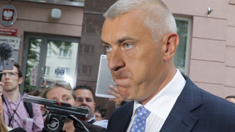 Roman Giertych nie dziwi się, "że w sprawie, która może doprowadzić do zmiażdżenia sądu, sędziowie unikają włączania się w spór polityczny"