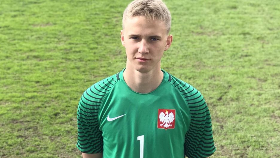 Oliwier Zych w koszulce reprezentanta Polski 