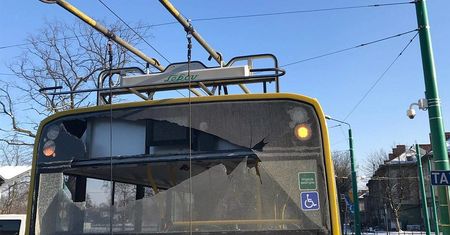 Ostrzelał trolejbus w Tychach. Krewki 37-latek zatrzymany, wpadł z bronią pneumatyczną