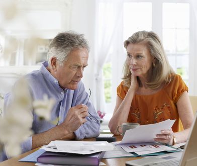 Emeryci toną w długach. Średnia zaległość to 20 238 zł