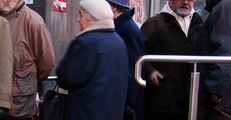 Obniżka PIT do 17 proc. Ile dostanie pracownik? Ile zyskają emeryci?