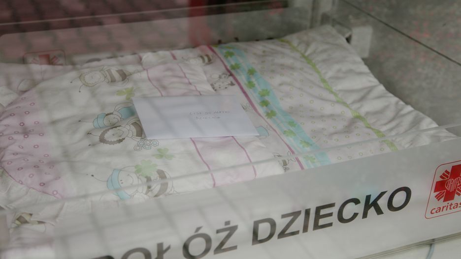 W Polsce działa już 60 tzw. okien życia. Pozostawiono w nich ok. 90 dzieci