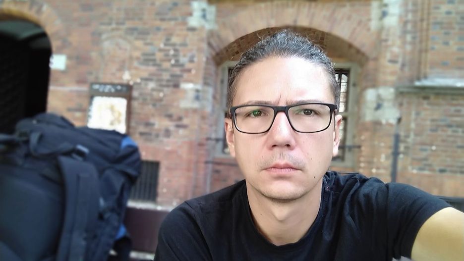 Nauczyciel języka polskiego Paweł Lęcki