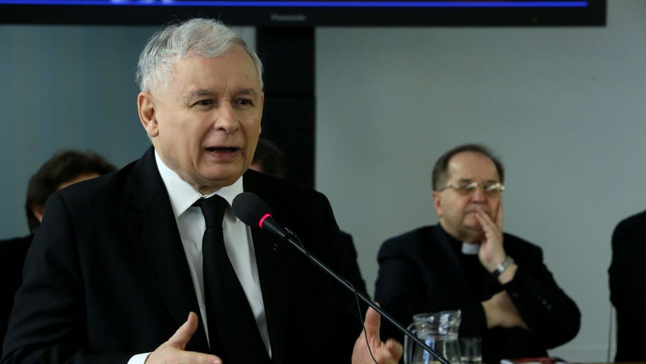 Prezes PiS miał ugiąć się pod presją "Ojca Dyrektora"