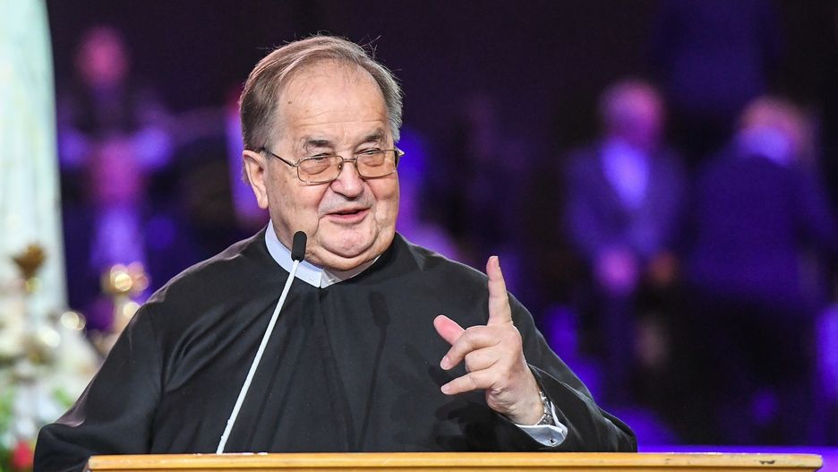 Partia związana z ojcem Tadeuszem Rydzykiem w sondażach ma ok. 2 proc. poparcia