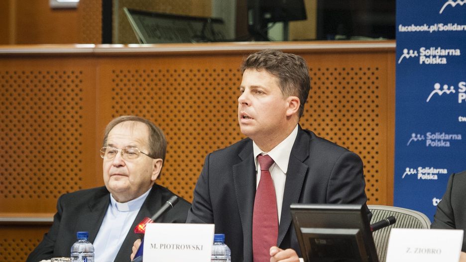 Mirosław Piotrowski to polityk kojarzony z ojcem Tadeuszem Rydzykiem