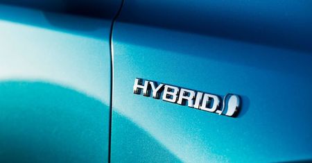 Hybrydy i elektryki nie wjadą na Trakt Królewski. Powód – zbyt duży ruch