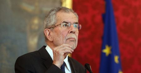 Prezydent Austrii zgadza się z Emmanuelem Macronem w kwestii "śmierci mózgu NATO"