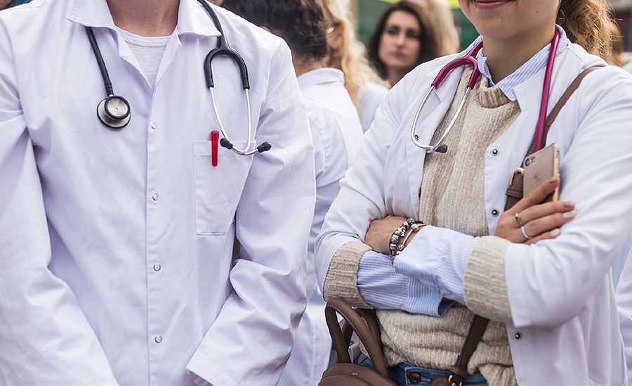 Minister zdrowia ogłosił liczbę miejsc rezydenckich. Młodzi lekarze będą o nie walczyć w październiku