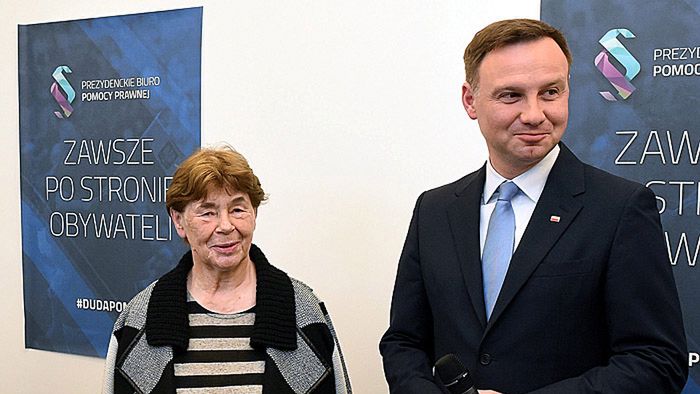 Według Karczewskiego, wypowiedzi Romaszewskiej są "poza ustaleniami z jej mocodawcami"