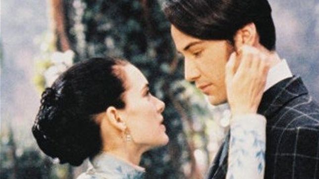 Winona Ryder i Keanu Reeves w filmie "Dracula"