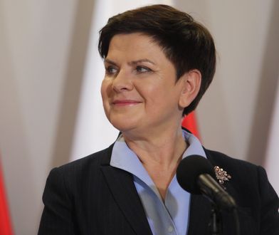 Dobrze się oceniła, więc przyznała sobie nagrodę. Internauci komentują gest Beaty Szydło