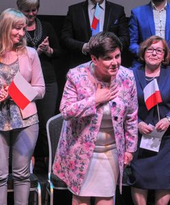Powrót matki Polki. Beata Szydło wychodzi z politycznego dołka
