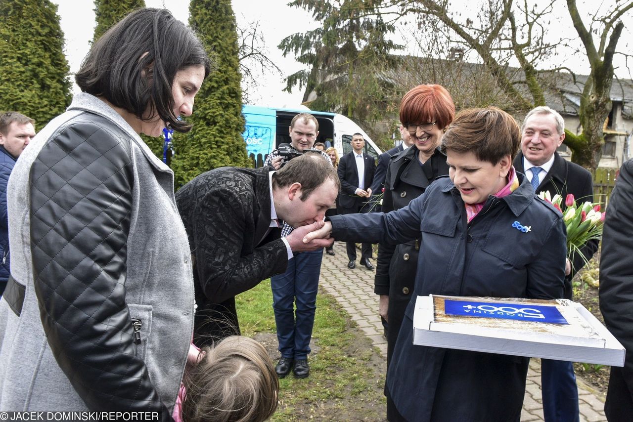 Bartłomiej Biskup: "Wszystkie partie chcą być blisko ludzi. Komu się naprawdę udaje?" (Opinia)