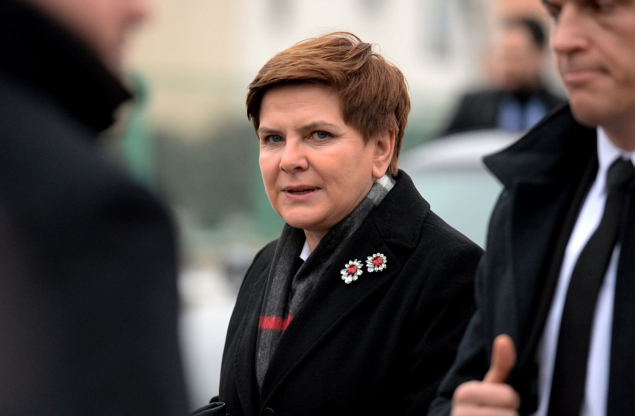 Szydło nie miała pieniędzy, by złożyć na tacę. Kto wyratował ją z opresji?